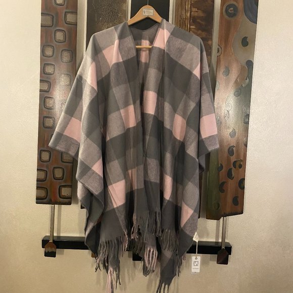 Pretty Persuasions Long Shawl with fringe, one size reversible NWT - Picture 1 of 5